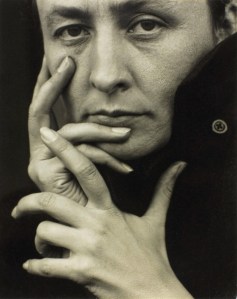 alfred-stieglitz-georgia-o-keeffe-Hands-1918