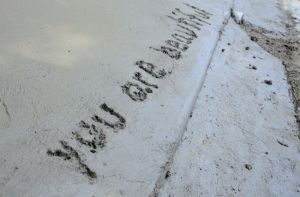 Bucket-List-Write-In-Wet-Cement-Uncustomary-Art-3