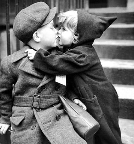 boy-cute-first-kiss-first-love-girl-Favim.com-183422