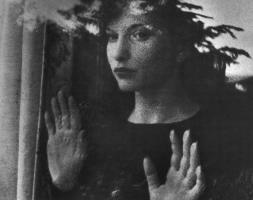 Maya-Deren-Meshes-of-the-Afternoon-1943